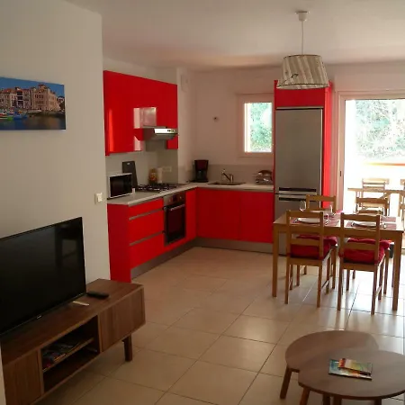 Апартаменты Hendaye- T2 3*-wifi-350m Plage-terrasse-garage