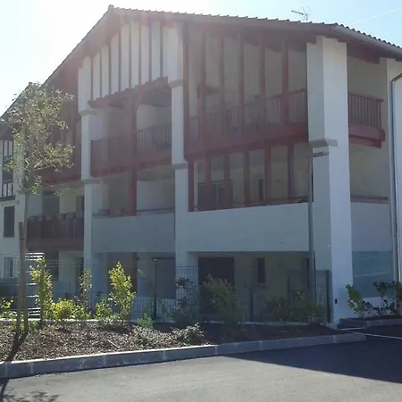 Hendaye- T2 3*-wifi-350m Plage-terrasse-garage * Hendaye